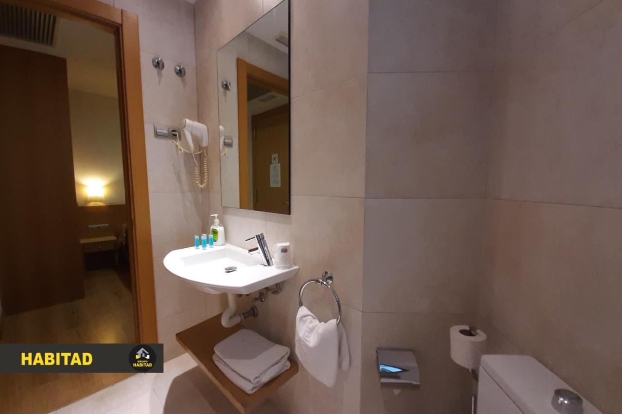 Hostal Rambla Sant Boi de Llobregat Exterior foto
