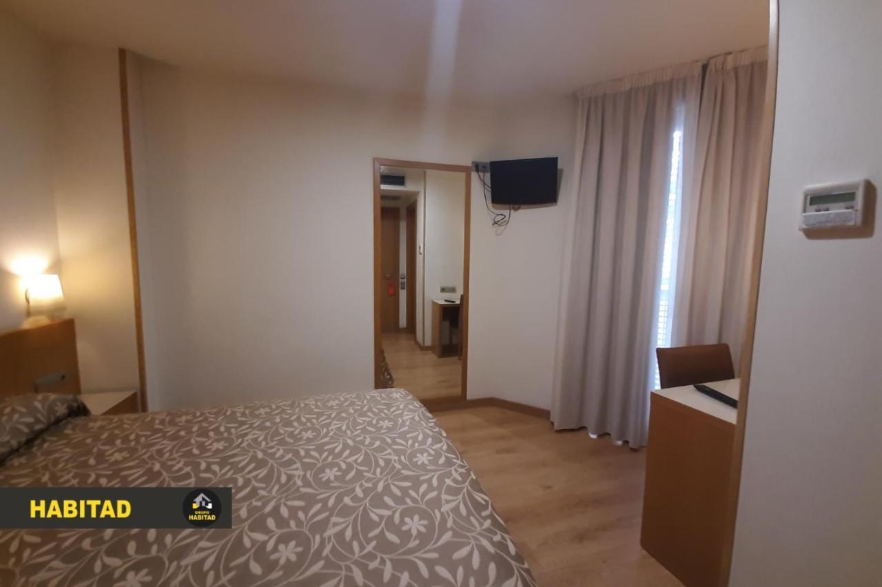 Hostal Rambla Sant Boi de Llobregat Exterior foto