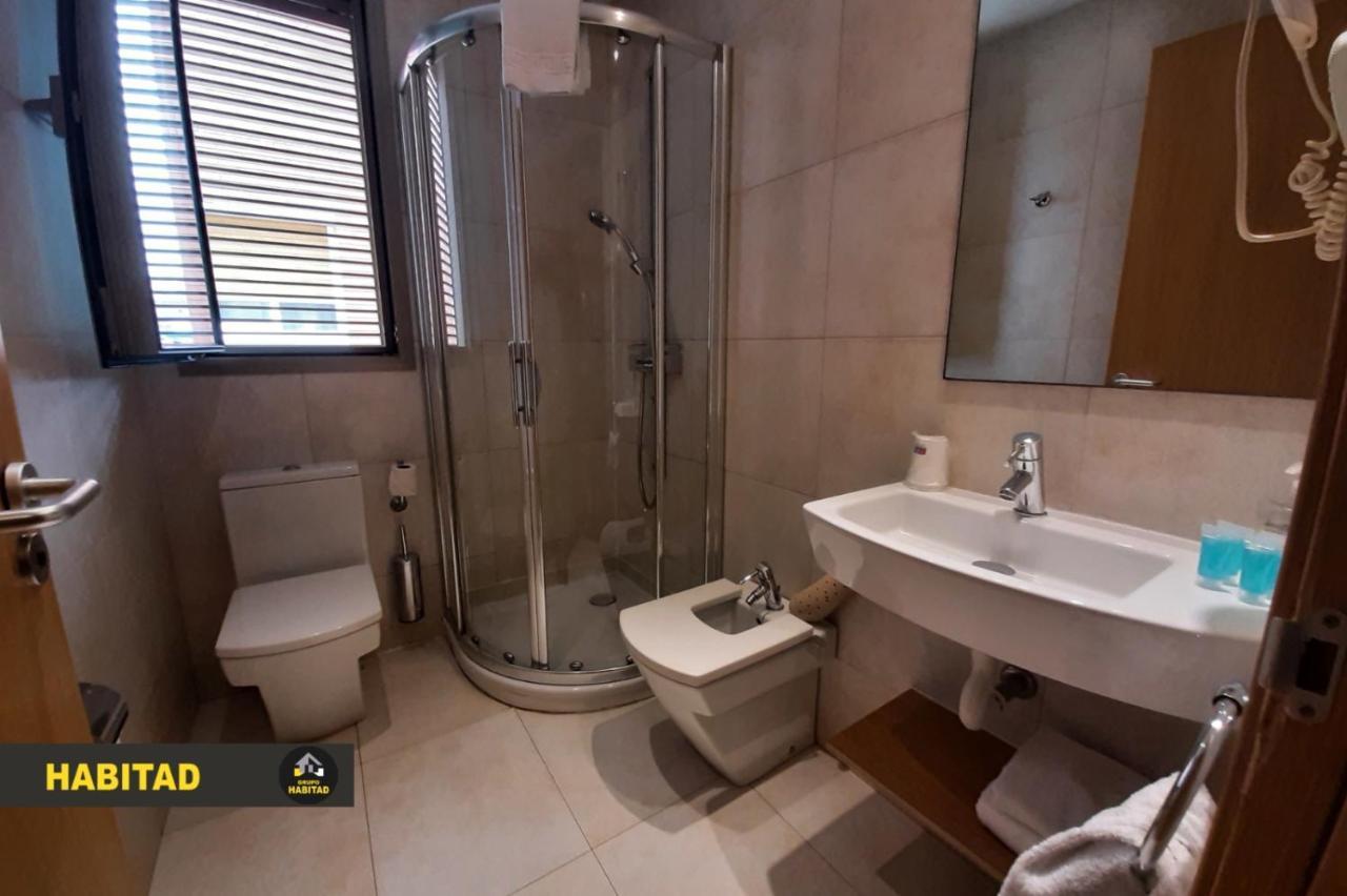Hostal Rambla Sant Boi de Llobregat Exterior foto