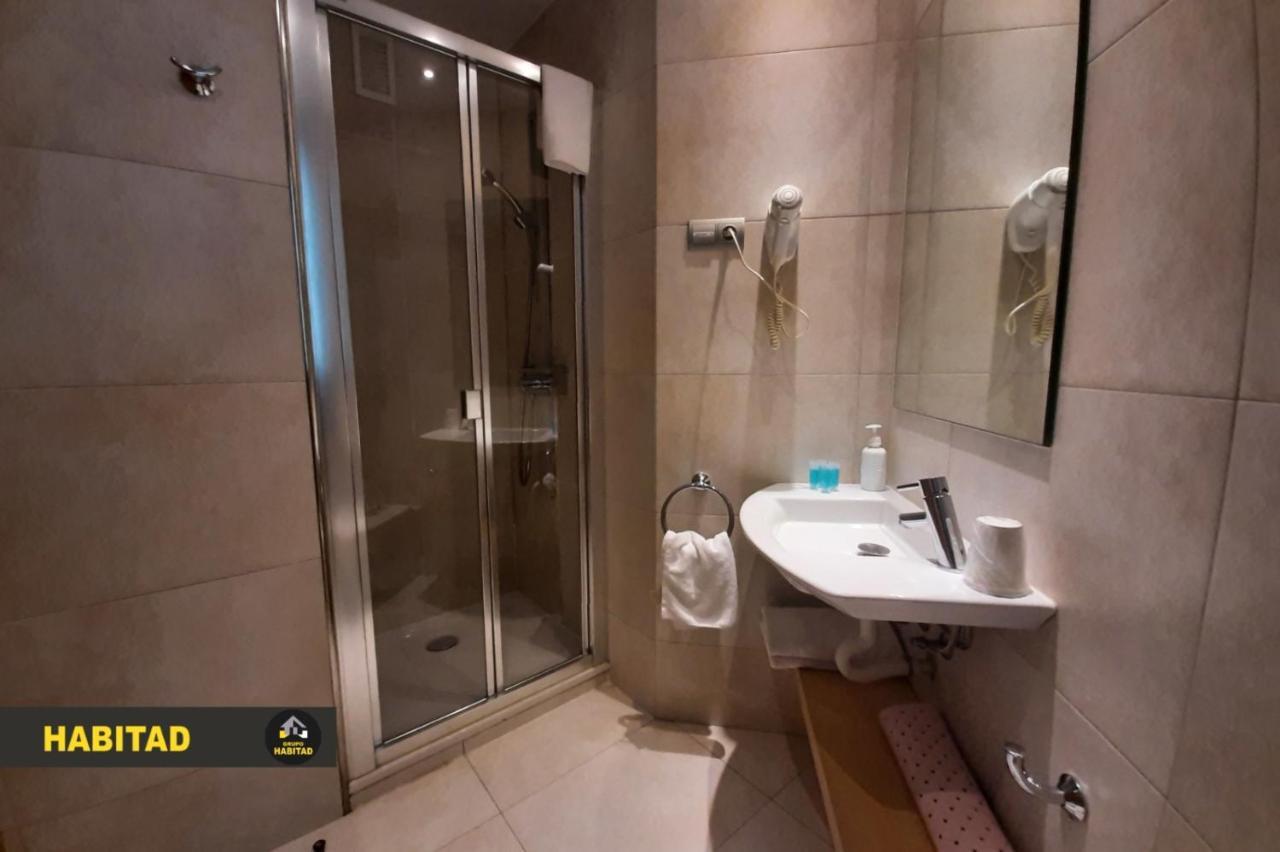 Hostal Rambla Sant Boi de Llobregat Exterior foto