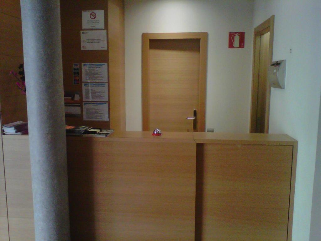 Hostal Rambla Sant Boi de Llobregat Exterior foto