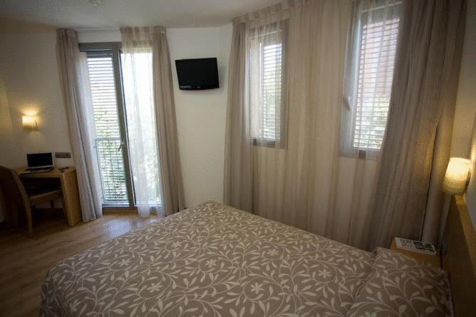 Hostal Rambla Sant Boi de Llobregat Exterior foto